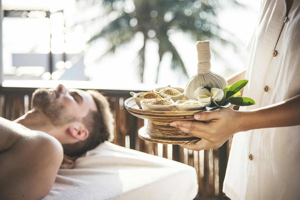 What Are the Best Tips for Making a Luxurious Duck Confit at Home?